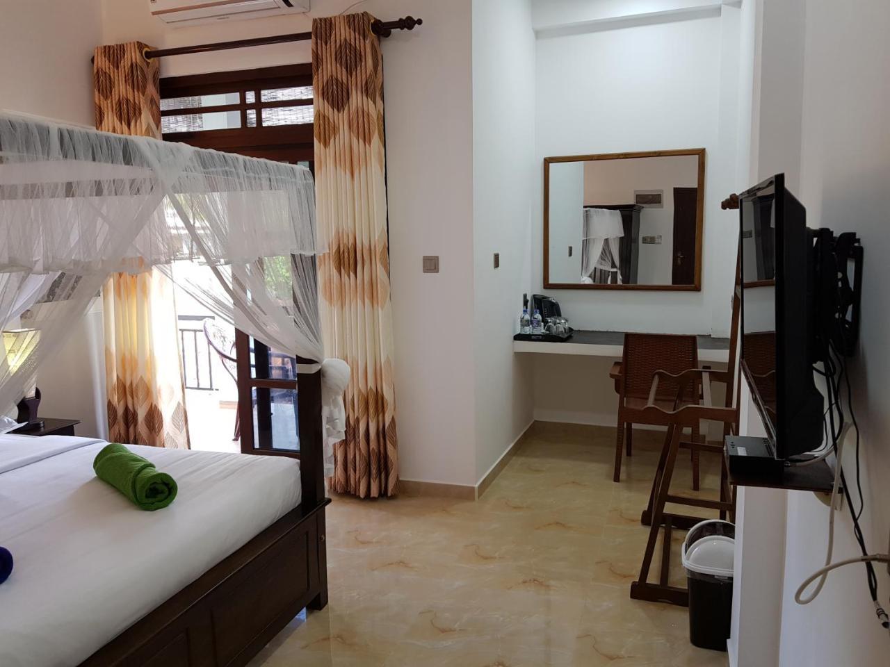 My Whales Guest House Banduramulla Exterior photo